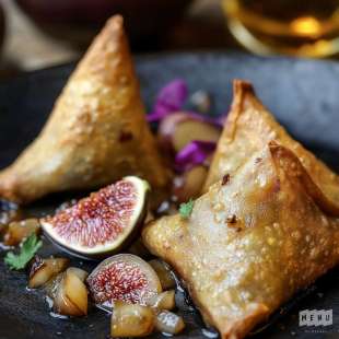 Samoussa de Noël au Foie Gras et Confit d'Oignon Figues