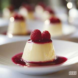 Panna Cotta et son Coulis de Framboises