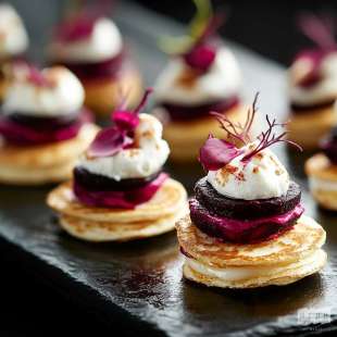 Mini Blinis à la Betterave et Chèvre frais