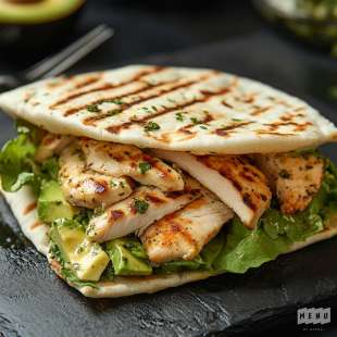 Sandwich Pain Polaire au Poulet Grillé et Avocat
