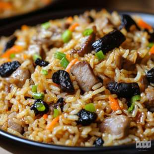 Recette Plat : Riz Sauté au Porc et Champignons Noirs