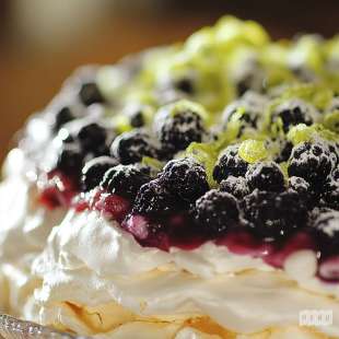 Pavlova au Cassis et Citron Vert