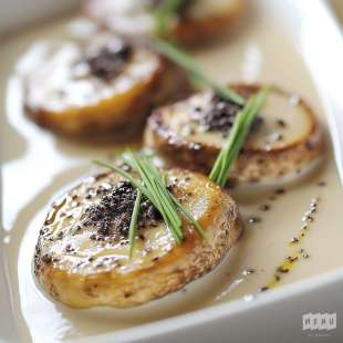 Velouté de Champignons de Paris à l'Huile de Truffe, Filets de Caille Poêlés