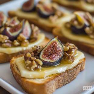 Tartines de Brie, Figues Caramélisées et Noix Végétarien