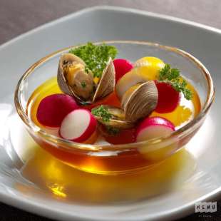 Praires en Gelée de Coquillage, Radis et Herbes