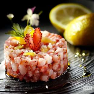 Tartare de Homard Fraise Hibiscus