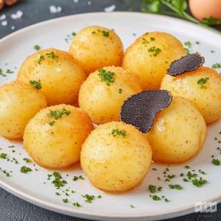 Pomme Dauphine à la Truffe