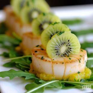 Sashimi de Saint-Jacques et Kiwi, Sauce Corail