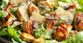 Salade César au Poulet Épicé