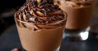 Mousse Chocolat Noir 55%, Fève Tonka et Éclats de Cacao